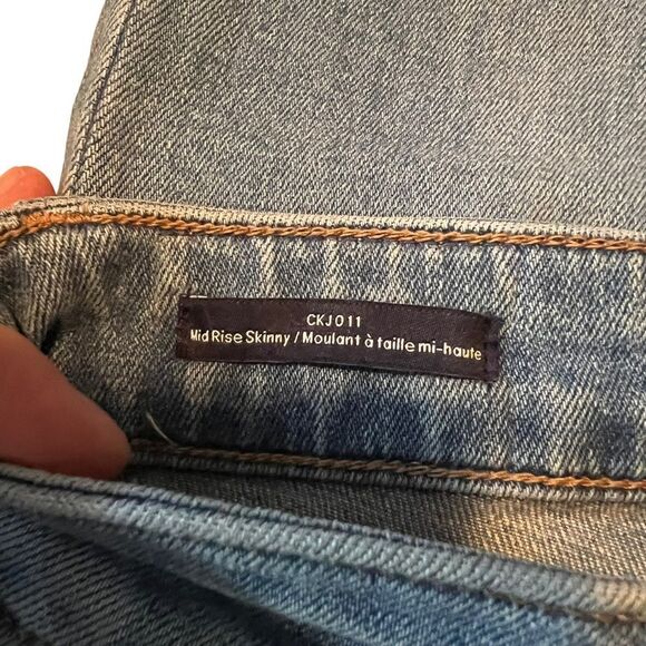 Calvin Klein Jeans light wash mid rise skinny jeans - Picture 3 of 9